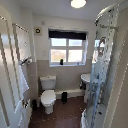 2 Bedroom End Of Terrace House Wellington  Exterior photo