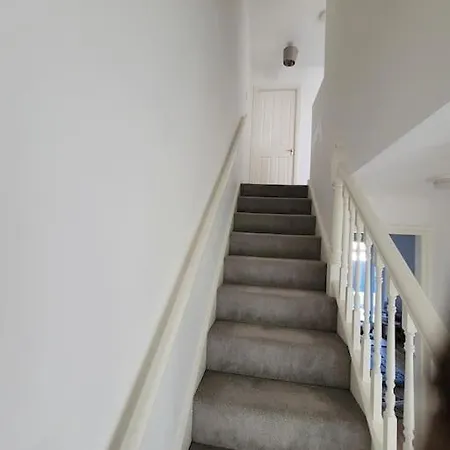 2 Bedroom End Of Terrace House Wellington  Exterior photo