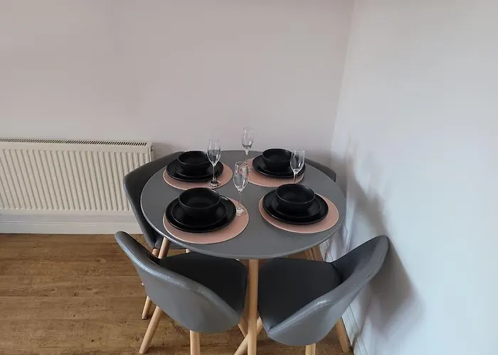 2 Bedroom End Of Terrace House