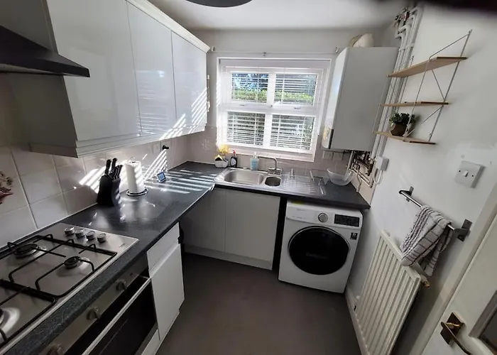 2 Bedroom End Of Terrace House