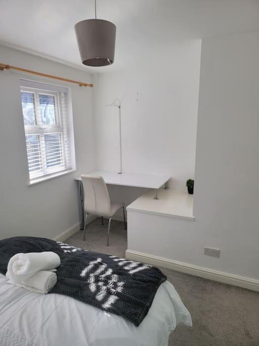 2 Bedroom End Of Terrace House Wellington (Shropshire)