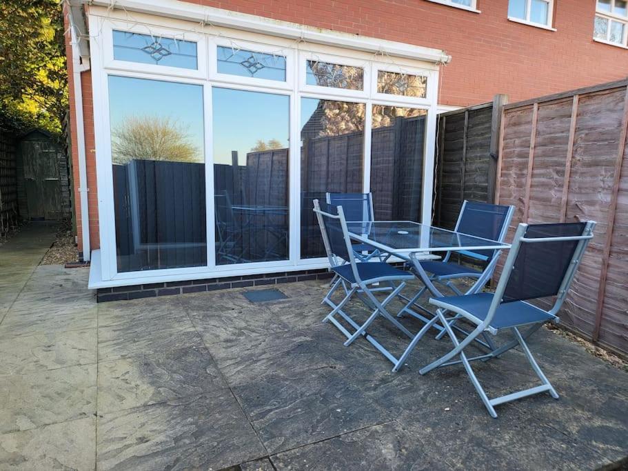 Apartment 2 Bedroom End Of Terrace House