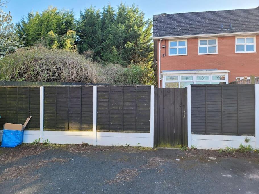Apartment 2 Bedroom End Of Terrace House Wellington (Shropshire)