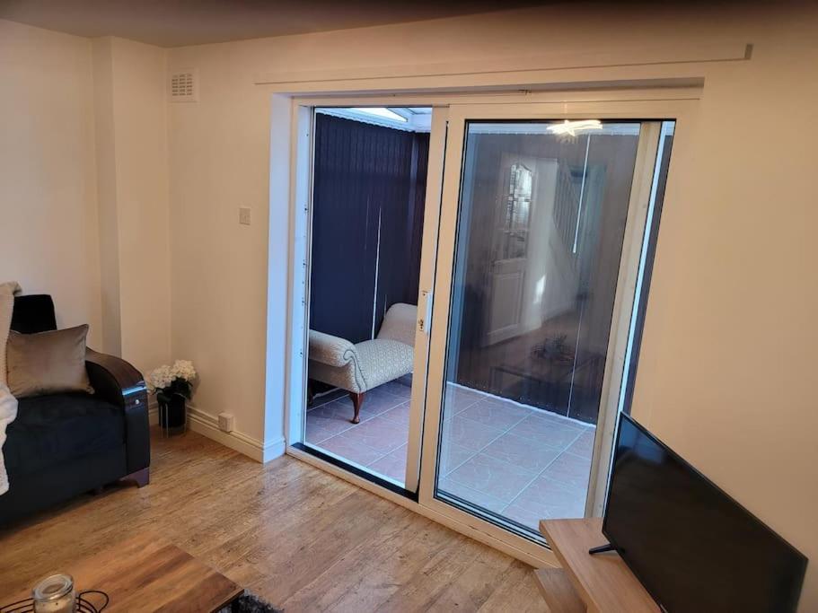 2 Bedroom End Of Terrace House *