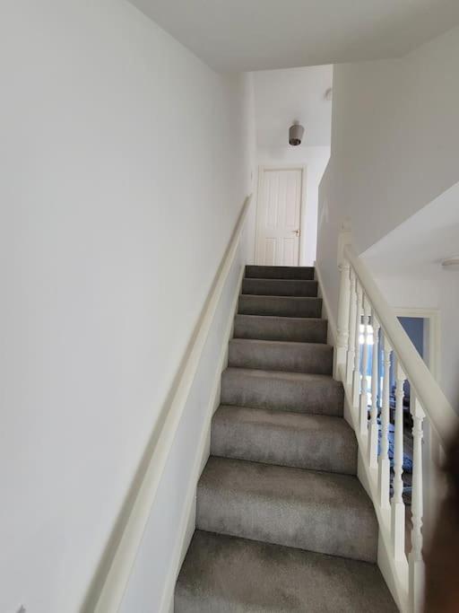 2 Bedroom End Of Terrace House Apartment Wellington (Shropshire)