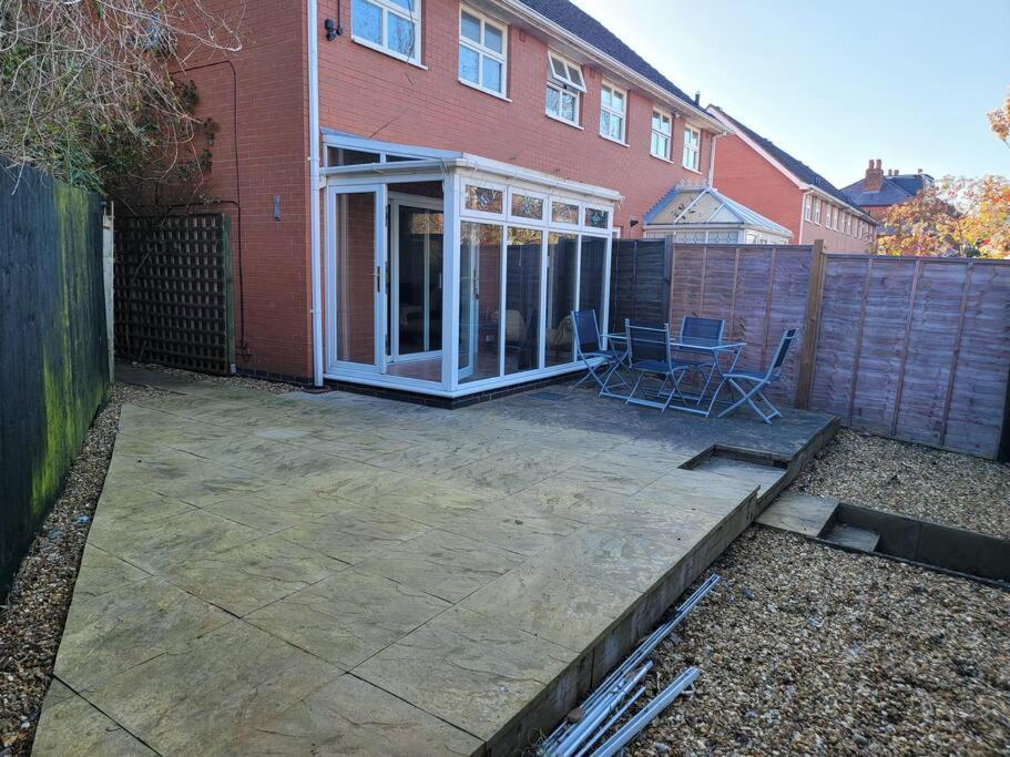 2 Bedroom End Of Terrace House * Wellington (Shropshire)