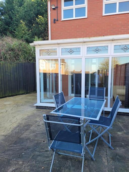 2 Bedroom End Of Terrace House *